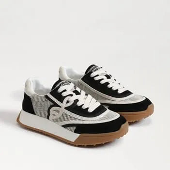 Luna Sneaker